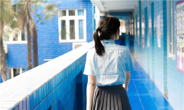 龙文如何找到一个可以帮助我生孩子的女人？